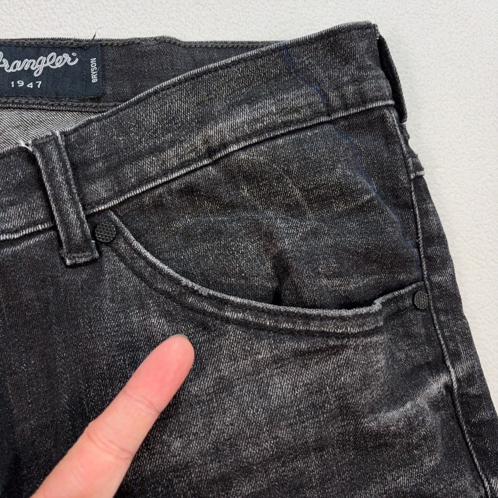 Wrangler Bryson Jeans Men's 36x29* Faded Black Distressed Tapered Stretch Denim - Picture 14 of 16